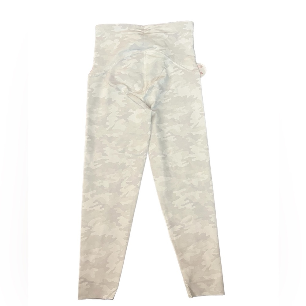SPANX White Camo Booty Boost Active Printed 7/8 Leggings Size Medium NWT - Picture 6 of 9